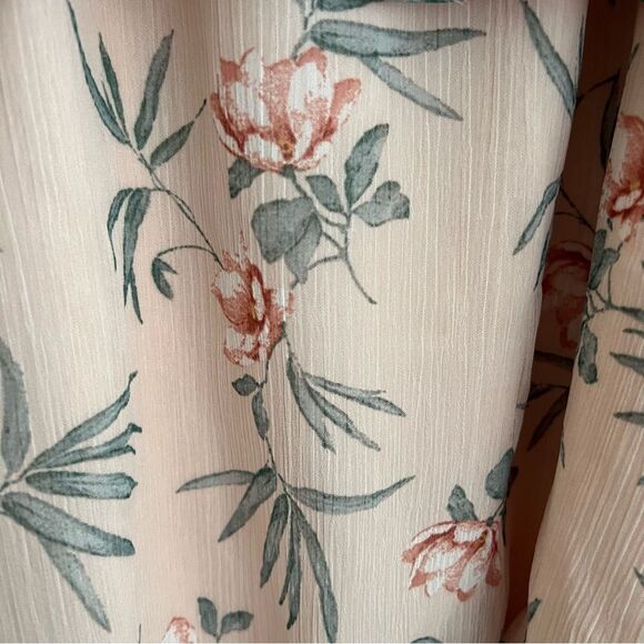 😊3/$30 Off shoulder sheer sleeves tropical tie front blouse Sz M EUC - Picture 5 of 10